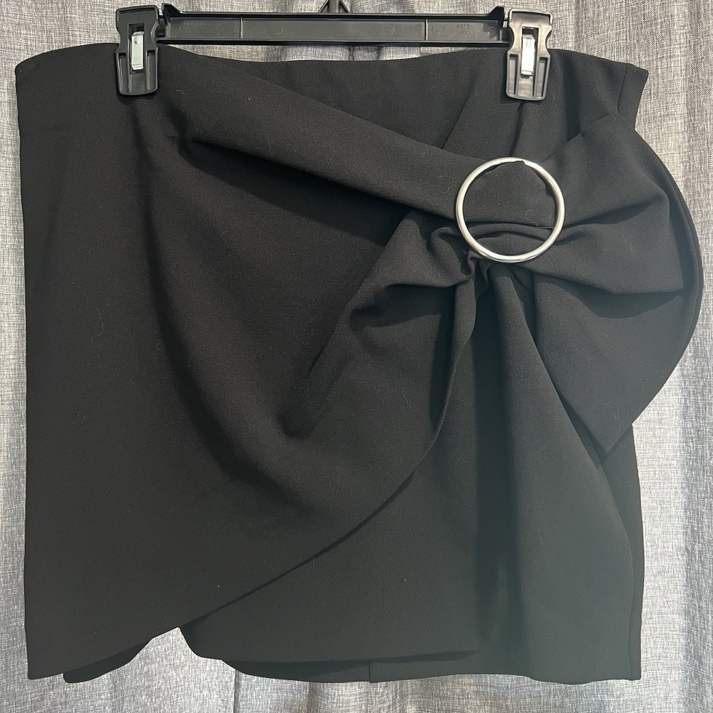 Express Women's Black Draped Mini Skirt O-Ring Buckle Detail Size Large NWT